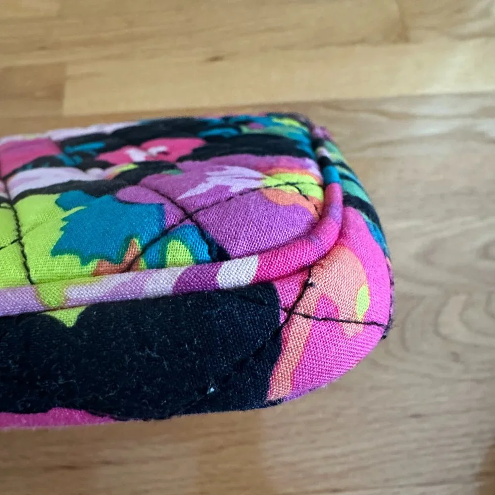 Vera Bradley Retired Hilo Medow Tablet Case